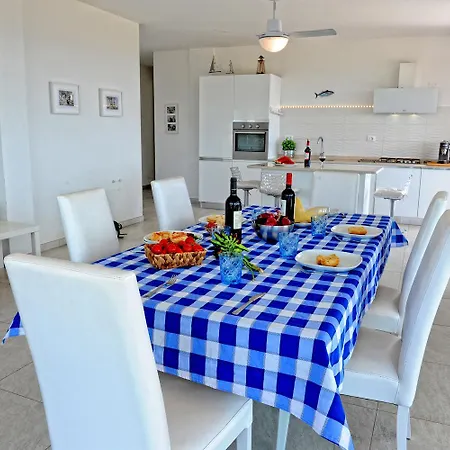 Vanissia Smleuca Apartment